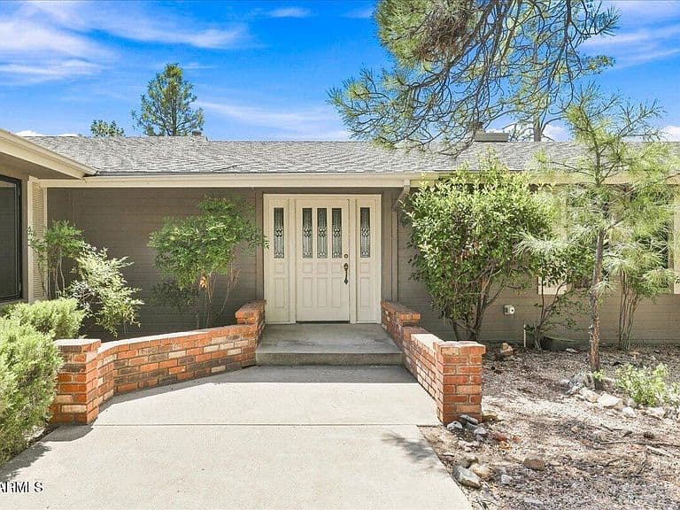 1110 BLUE GRANITE Lane photo 2