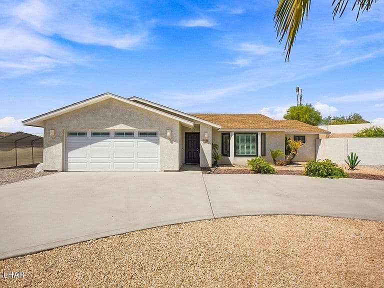 301 Acoma Blvd N photo 1