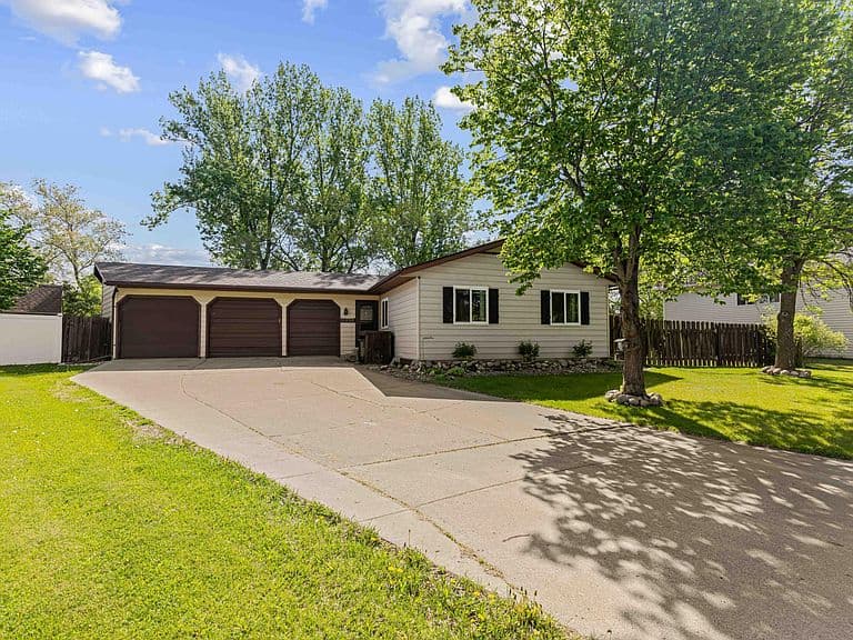 2954 Heatherwood Cir S photo 1