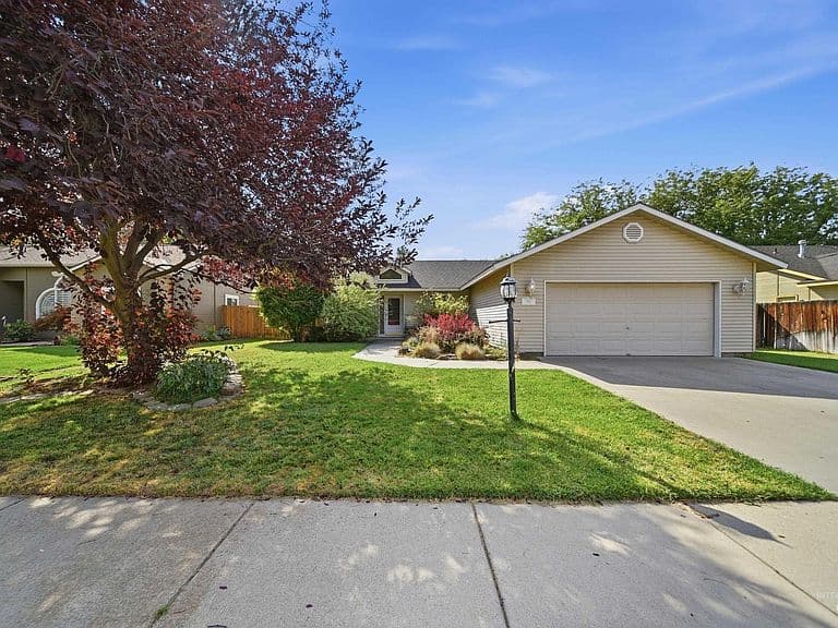 5417 N Hertford Way photo 1