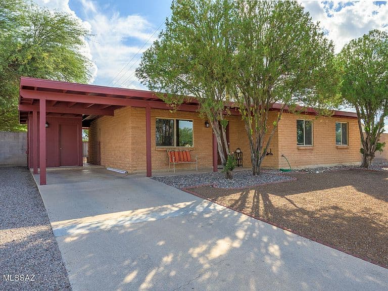 7902 E Eli Pl photo 2