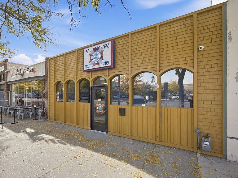 245 W Main St photo 3