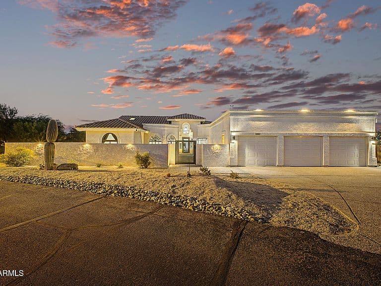 18942 E MOUNTAINAIRE Drive photo 1