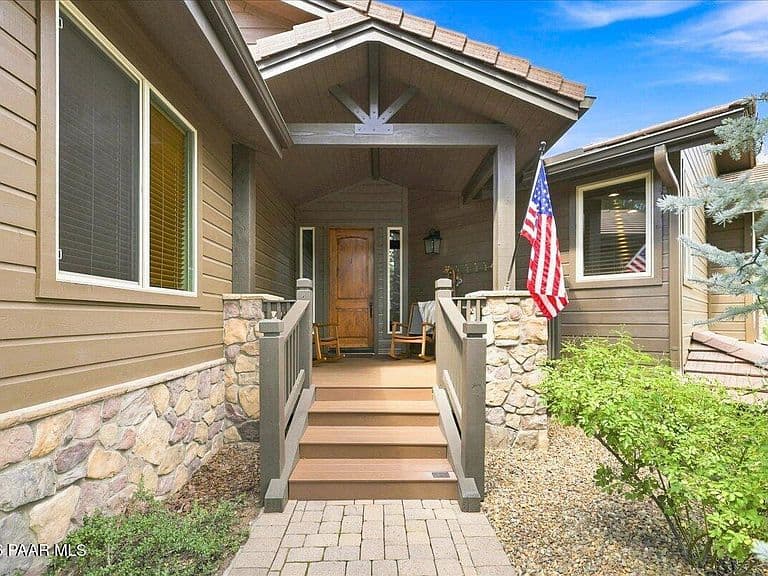2140 Lone Oak Way photo 3