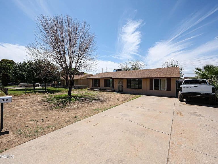 310 5TH Avenue W photo 3