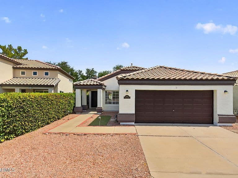 909 S SCALLOP Drive photo 2