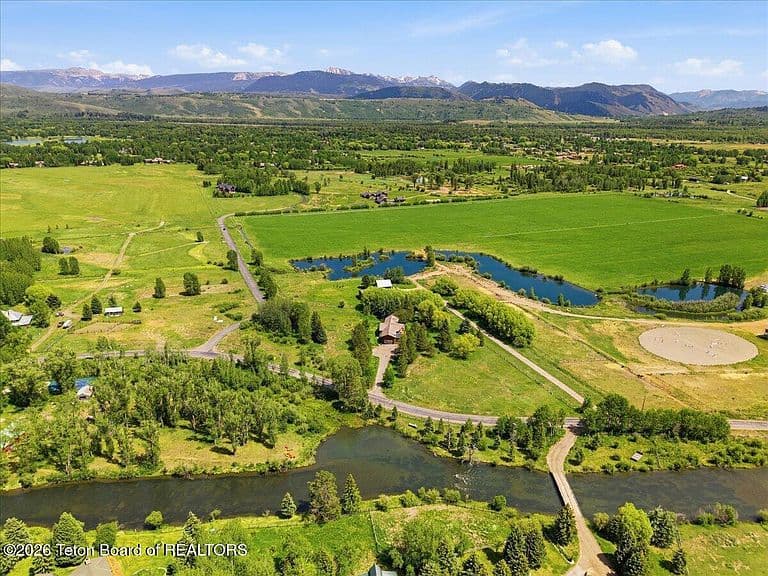 2450 N Fish Creek Rd photo 5
