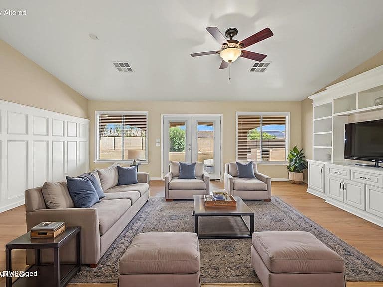 14826 W COUNTRY GABLES Drive photo 5