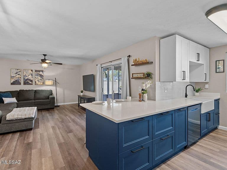 450 N Bedford Dr photo 5