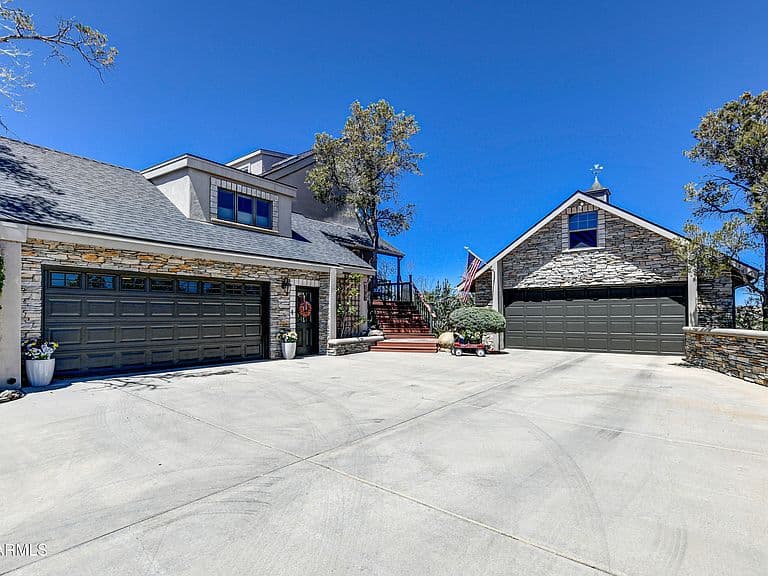 2010 PONDEROSA Lane photo 2