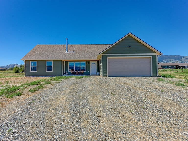 11 Ashley Dr photo 1