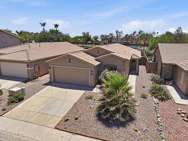 43599 W SAGEBRUSH Trail photo 2