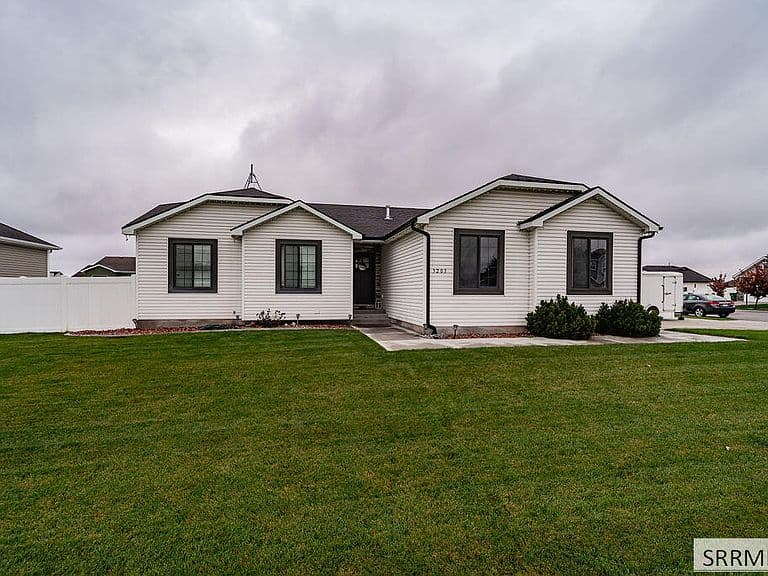 3203 N Kodiak Ln photo 2