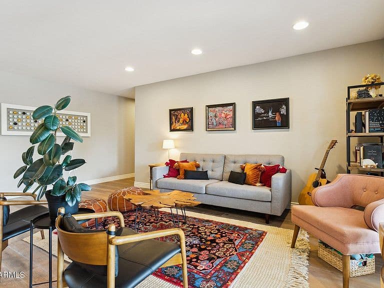 3021 N 47th Pl photo 5