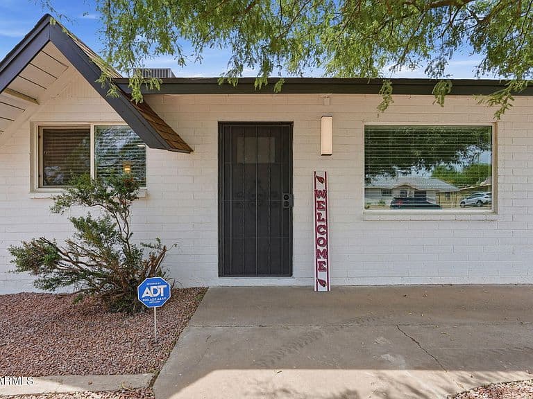 1343 W 7TH Avenue photo 3