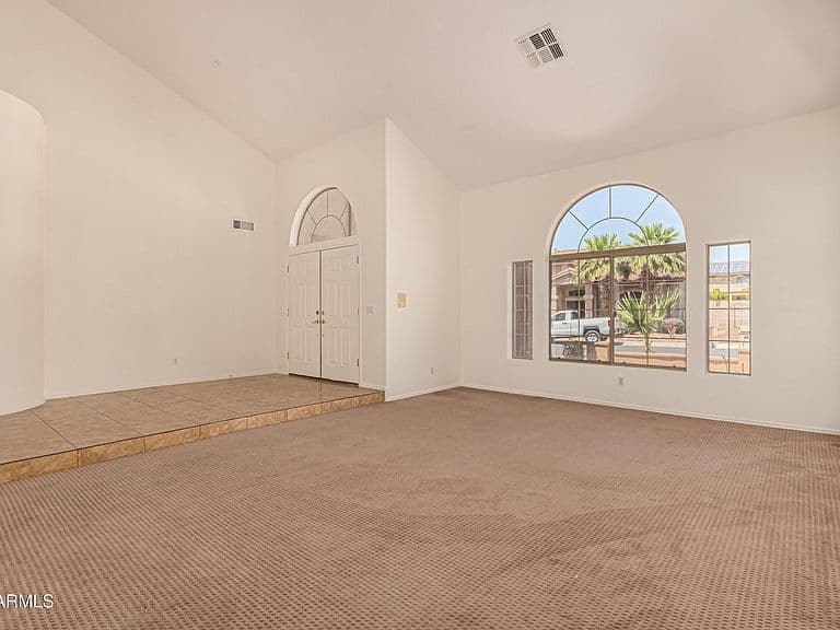 13317 W ANNIKA Drive photo 4