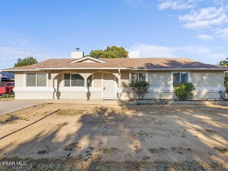 7714 E Las Flores Ave photo 2