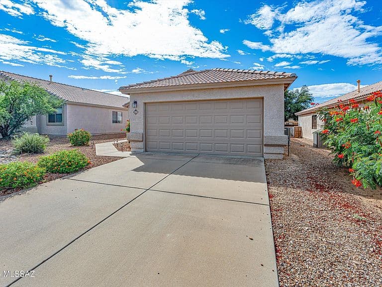 2529 W Cezanne Cir photo 2