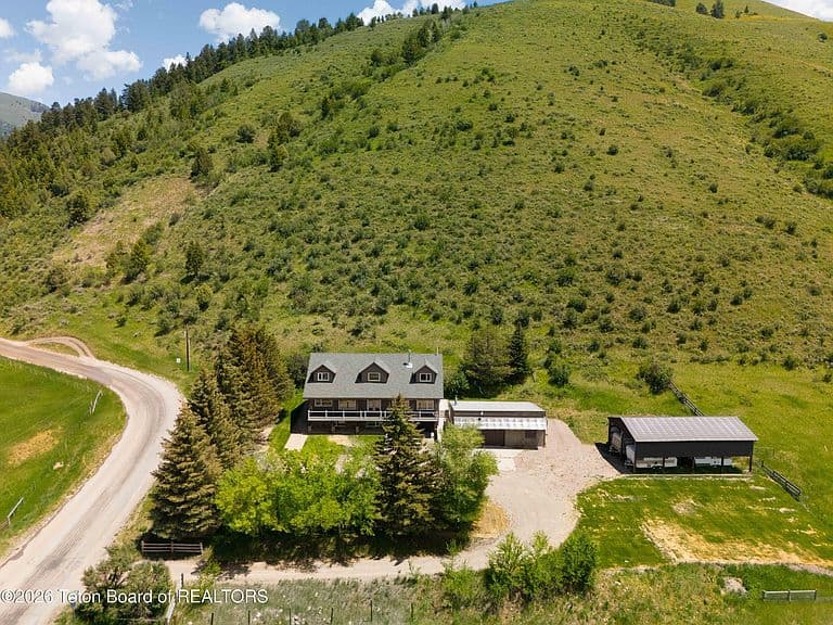 2840 E Dry Creek Rd photo 1