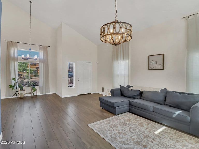 5227 W DESERT Lane photo 2