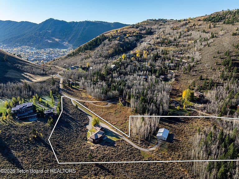 515 Saddle Butte Way photo 4
