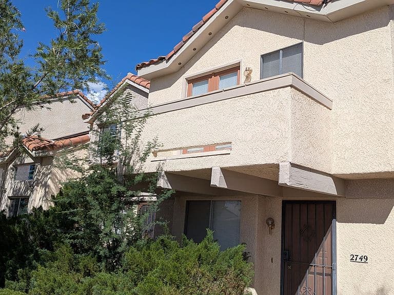 2749 W Avenida Azahar photo 1