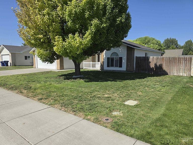1431 Autumn Way photo 4