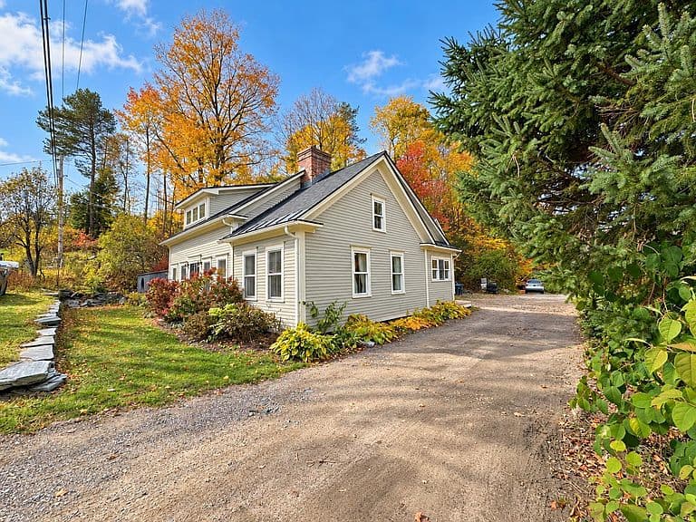 8 Range Road photo 2