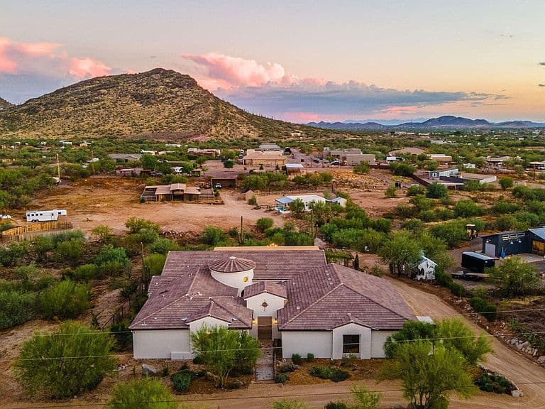 315 E SABROSA Drive photo 3