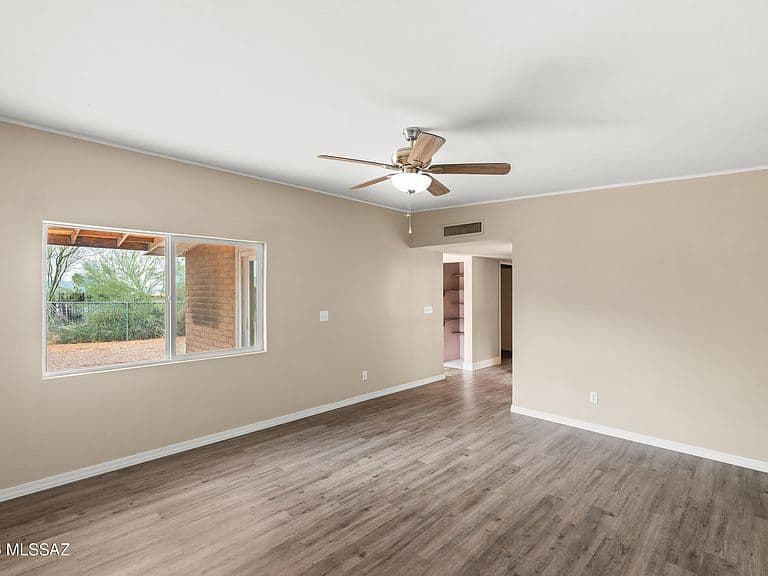 7045 N Camino De La Tierra photo 3