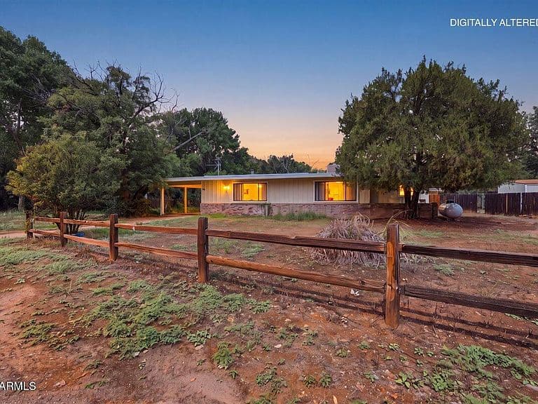 4010 E MEADOW Lane photo 2