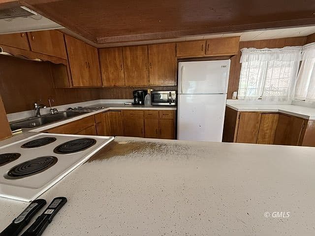 5669 S Glendale Ave photo 5