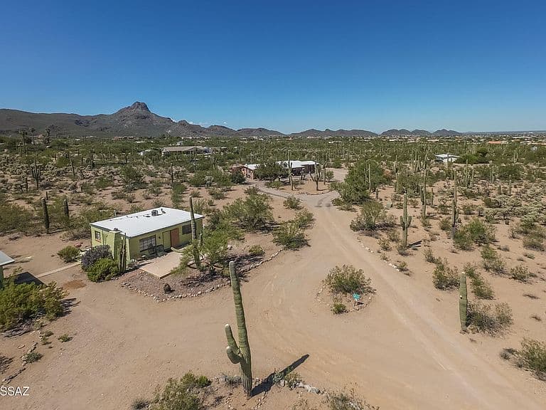 7301 N Cortaro Rd photo 1