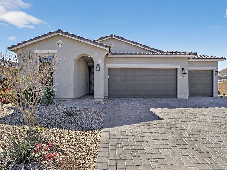 18601 W COTTONTAIL Lane photo 1