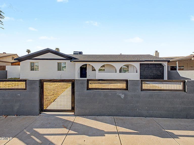 6340 W AVALON Drive photo 1