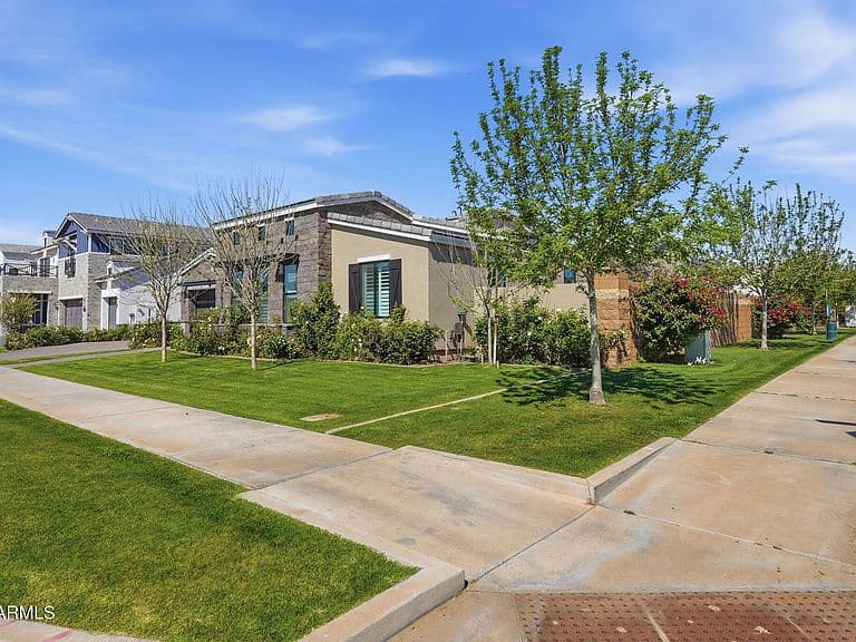 3862 E BLOOMFIELD Parkway photo 3