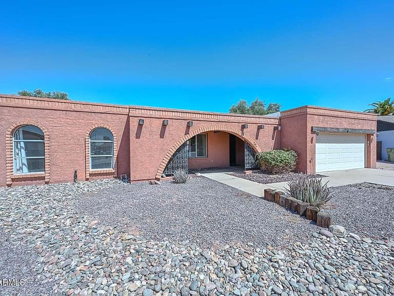8442 N 48TH Drive photo 4