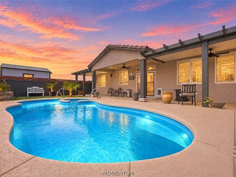 468 Downey Drive photo 1