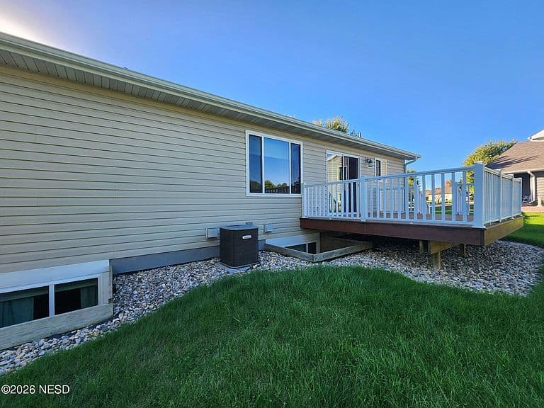 1610 Northridge Dr NE photo 4
