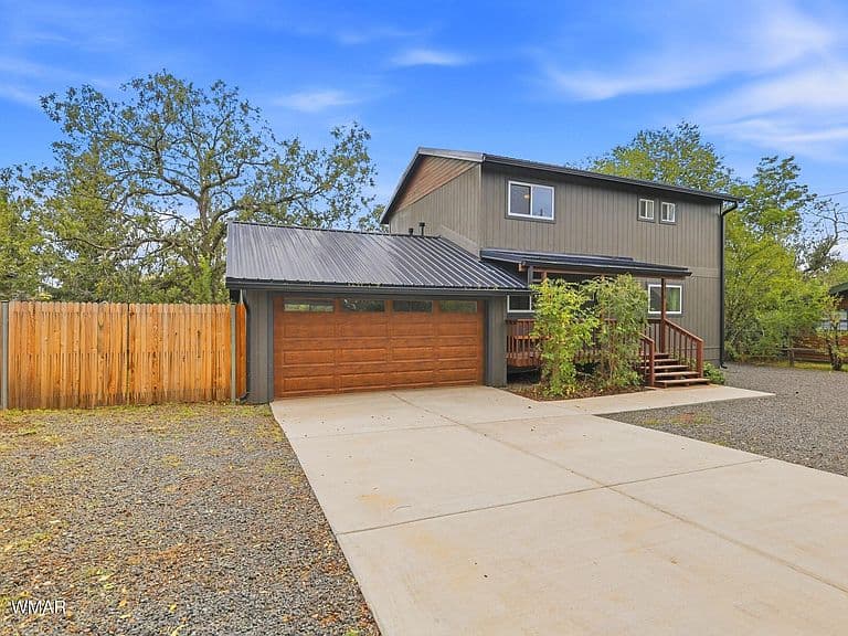 1419 W Navajo Ln photo 3
