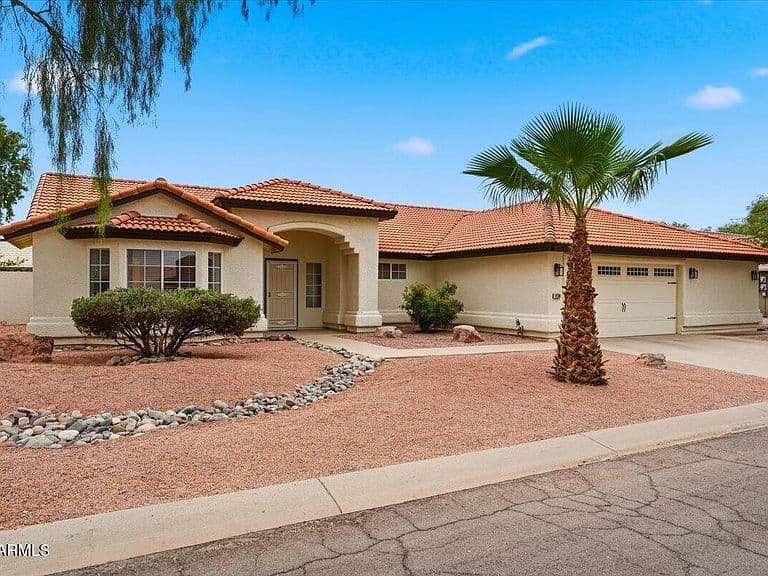 1230 E CLEARVIEW Drive photo 3