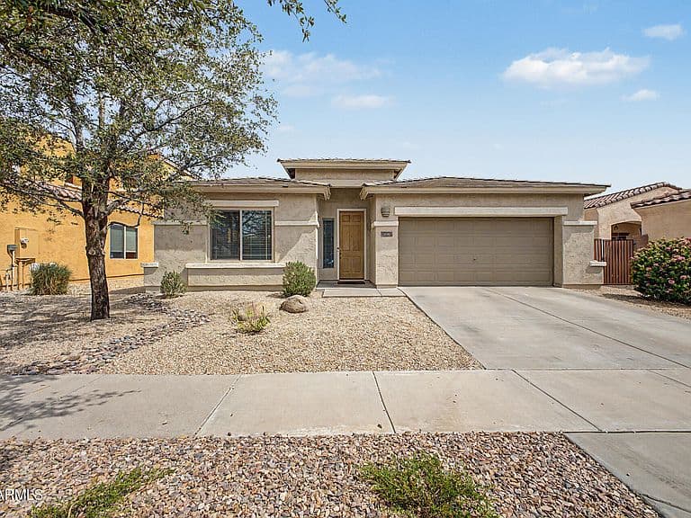 896 E LA COSTA Place photo 1