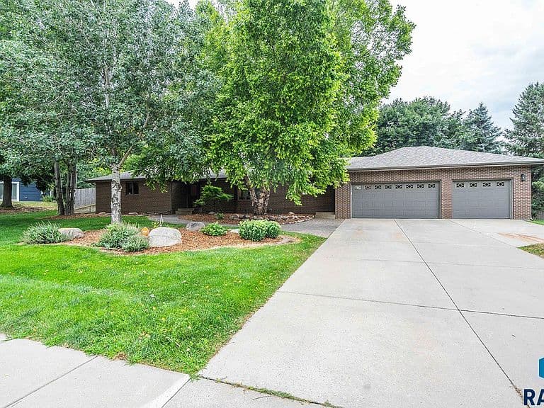 1008 W Batcheller Ln photo 1