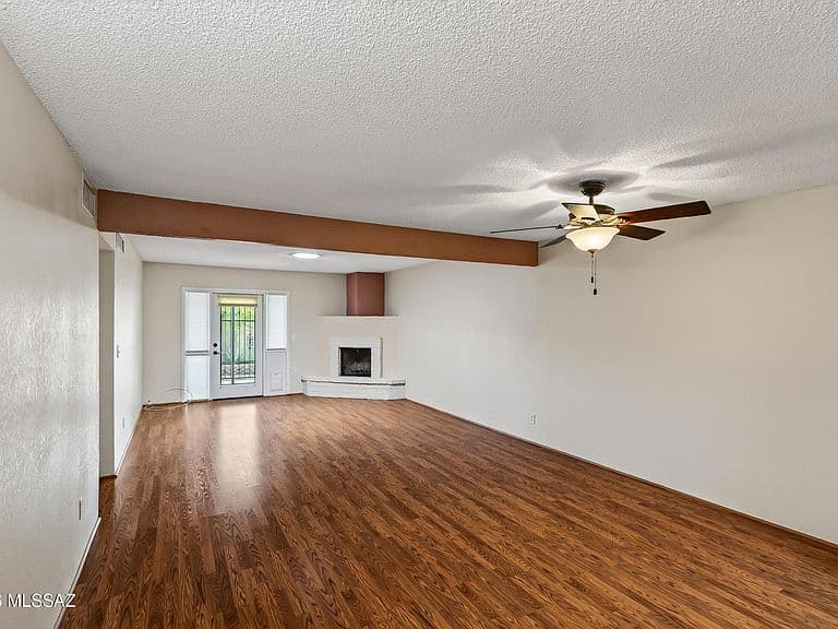 4140 E Megan Dr photo 2