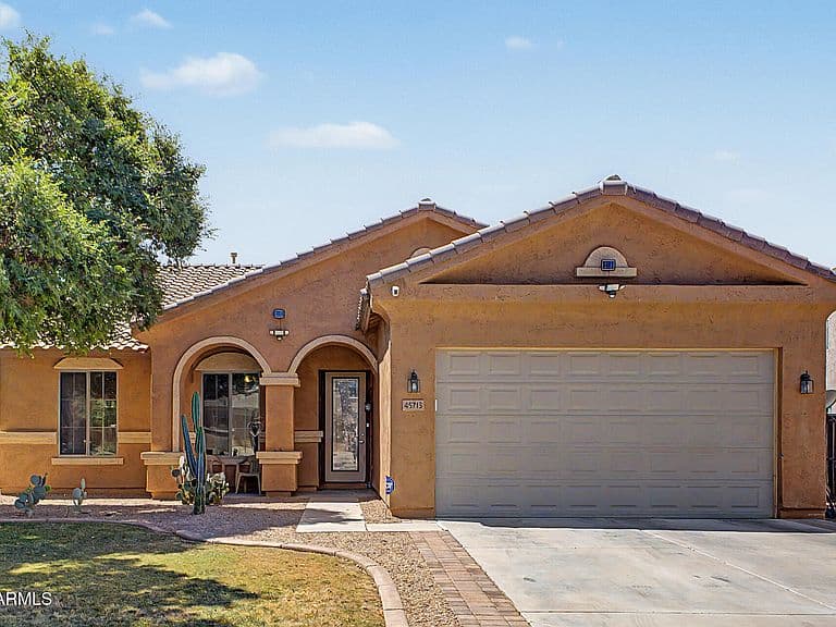 45713 W Mountain View Road photo 1
