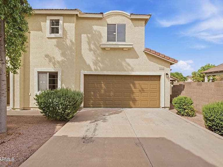 1575 E BAYLOR Lane #B photo 3