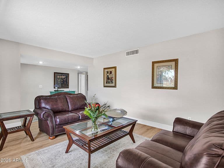 4541 E Willow Avenue photo 4