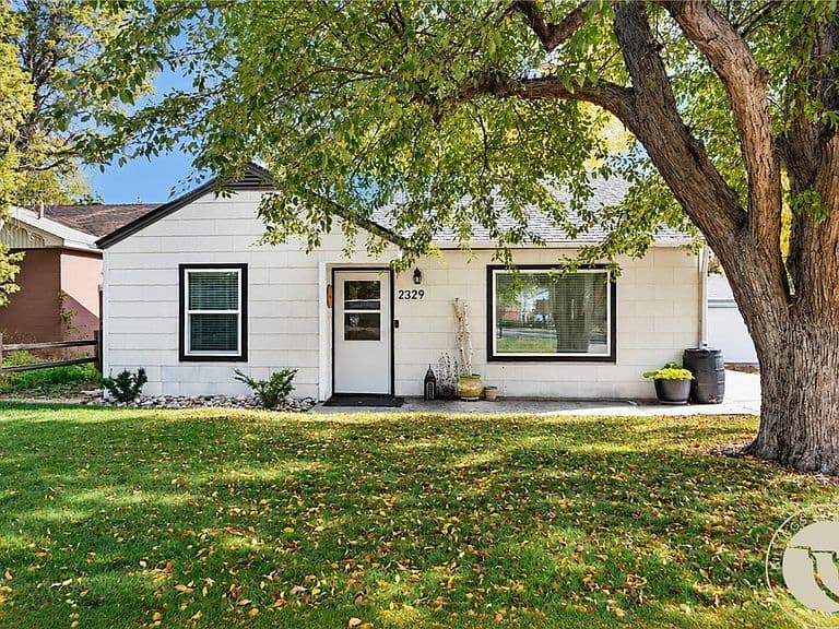 2329 Wingate Ln photo 2
