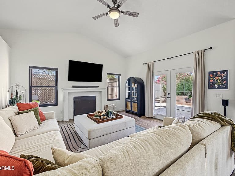 3612 W SARAGOSA Street photo 4