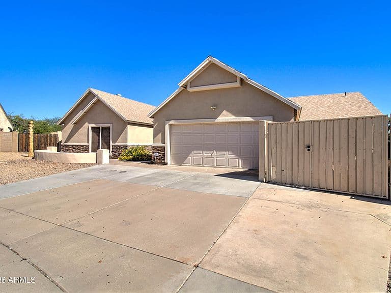 4509 E PEARCE Road photo 2